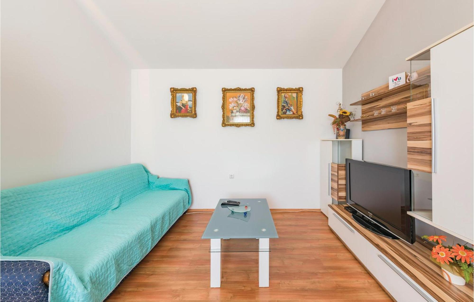 Awesome Home In Zminj With Wifi Kültér fotó